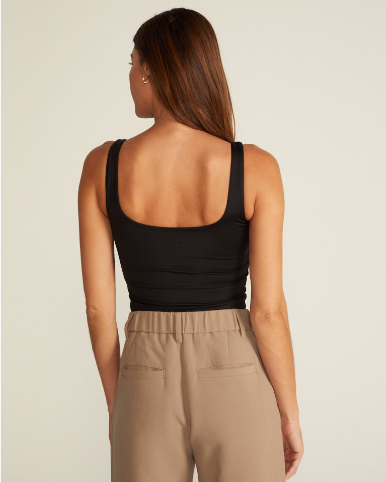 Contour Scoopneck Tank